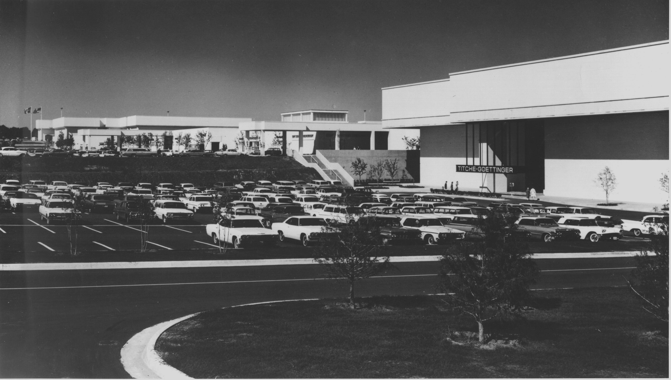 Given careful attention to space, order and natural light, its restrained design has secured a lasting success for its simple palette. 