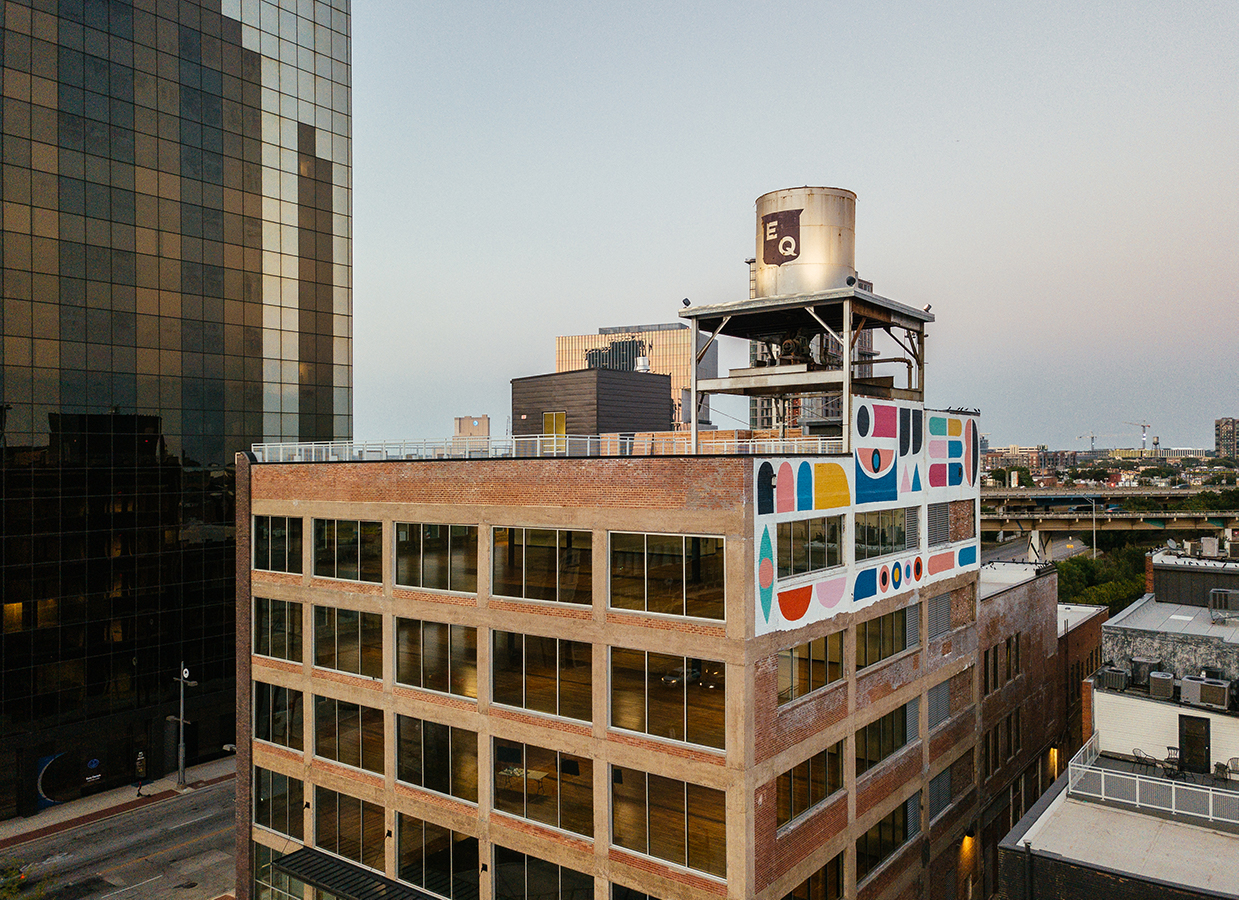 This five-story building was built in 1919. It started as one of the shining jewels of Dallas’ Auto-Row but then fell into disrepair over the years, eventually turning into a popular nightclub. The design focused on restoring the building to its former glory, revealing its elegant and raw character. The building is a now leasable office space.