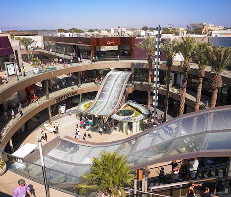 Shopping and Dining Experience Santa Monica Place 2023